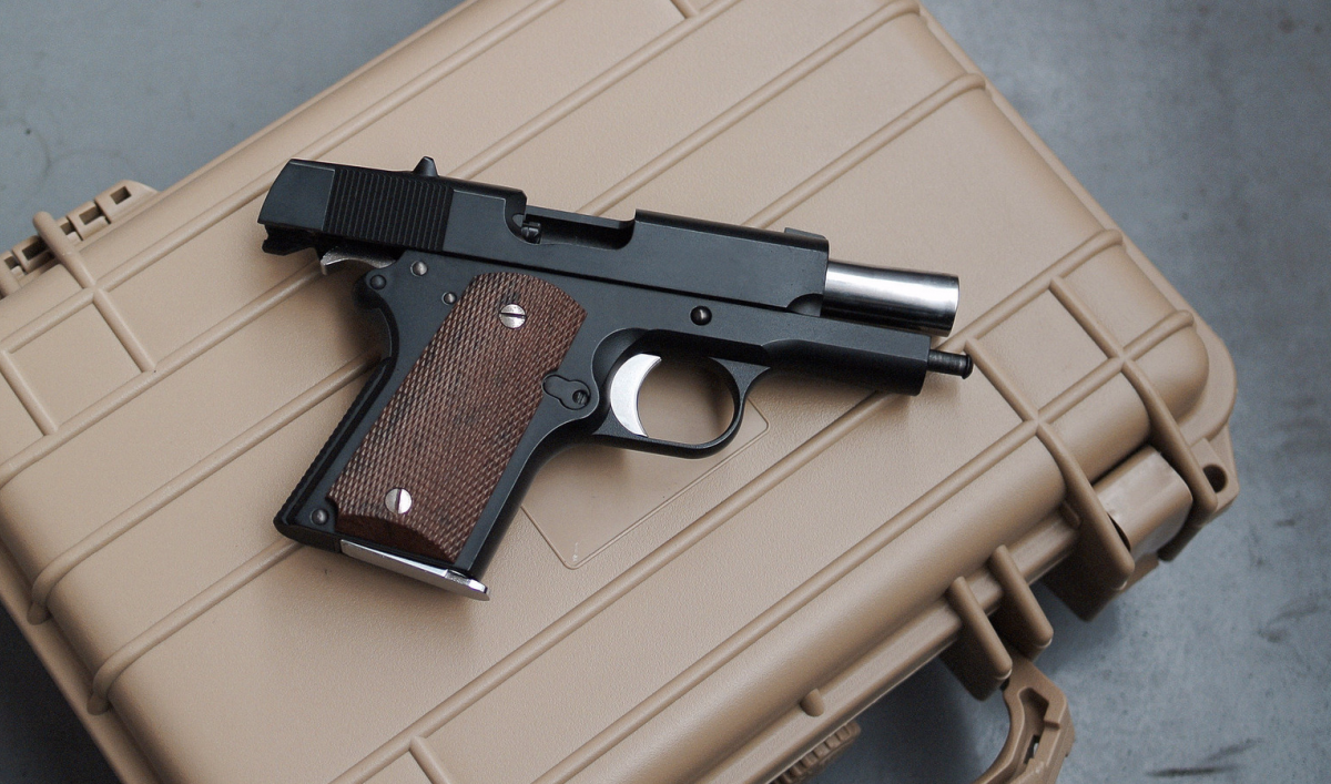 Rules for wearing traumatic weapons Rules for wearing traumatic weapons